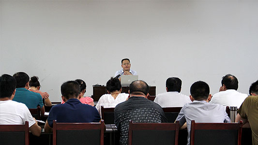 一帆機(jī)械中高層領(lǐng)導(dǎo)學(xué)習(xí)普及法律知識(shí) 一帆機(jī)械中高層領(lǐng)導(dǎo)學(xué)習(xí)普及法律知識(shí)